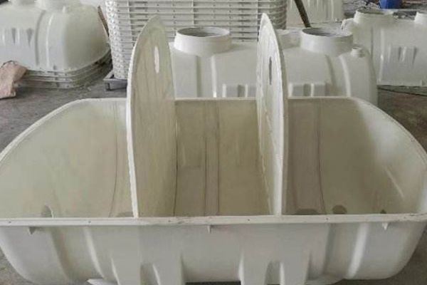 玻璃鋼模壓化糞池在搬運和安裝的時候都要注意些什么 玻璃鋼模壓化糞池在搬運和安裝的時候都要注意些什么